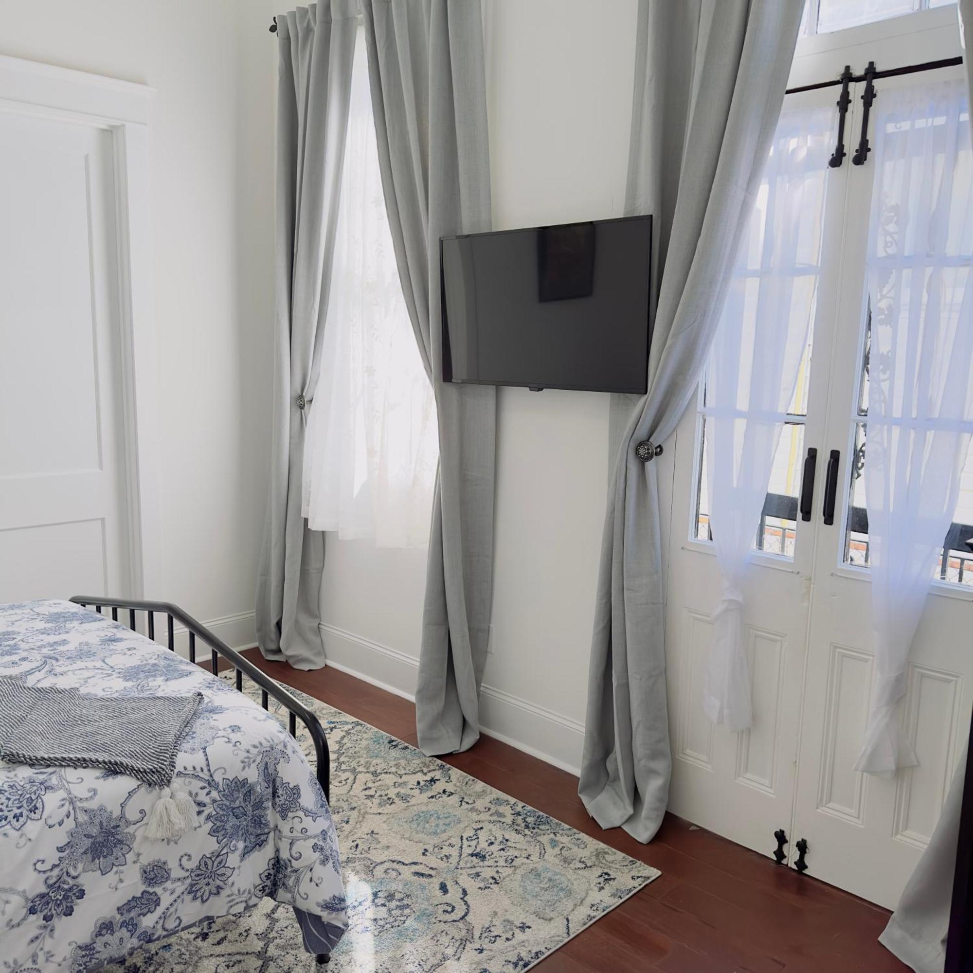 The Luxurious French Quarter Apartment *