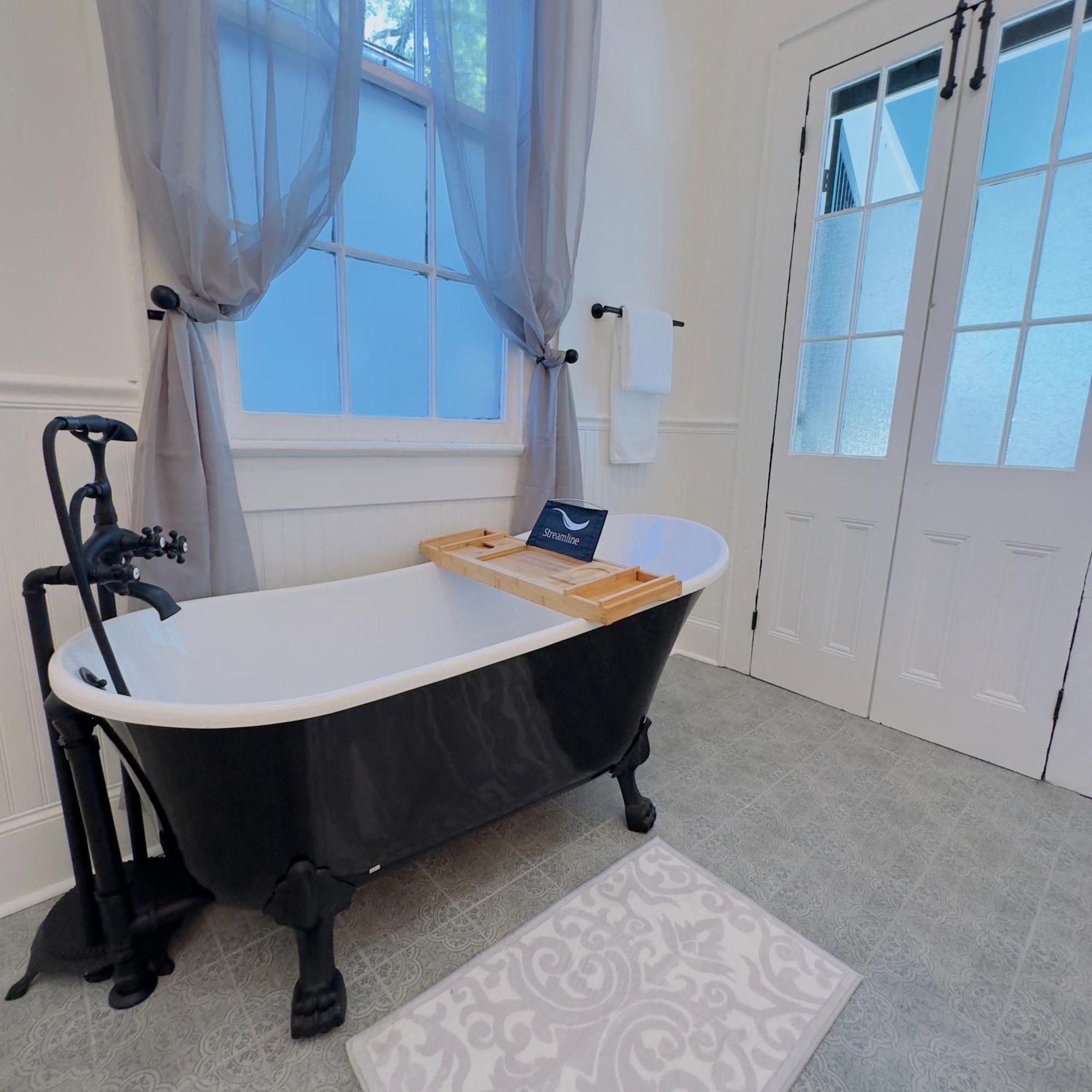 The Luxurious French Quarter *